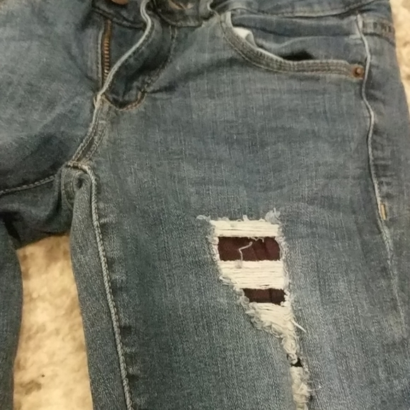 Garage ripped jeans w/ plaid patching - Picture 6 of 7